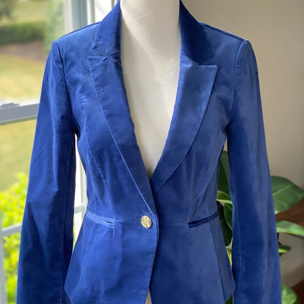 WHBM blue velvet blazer- NWT